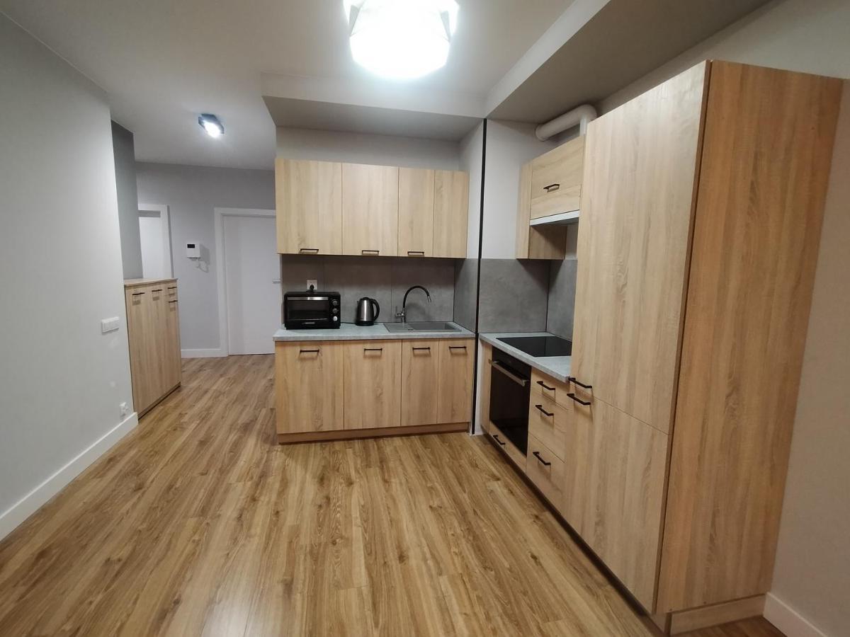 Fajny Apartament Z Parkingiem, Obok Metra. Varsovia Exterior foto