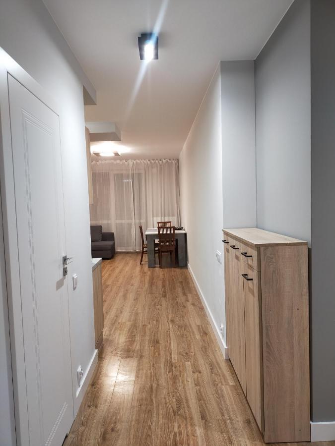 Fajny Apartament Z Parkingiem, Obok Metra. Varsovia Exterior foto