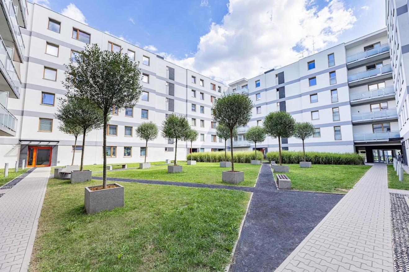 Fajny Apartament Z Parkingiem, Obok Metra. Varsovia Exterior foto