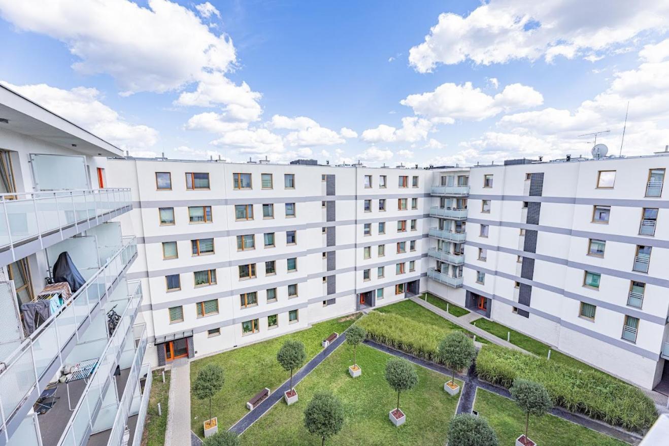 Fajny Apartament Z Parkingiem, Obok Metra. Varsovia Exterior foto