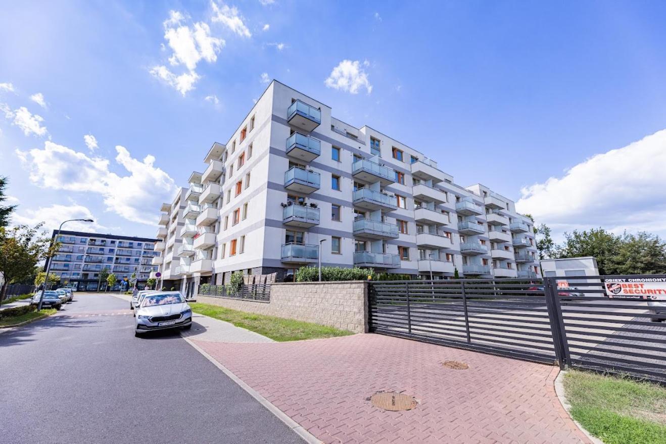 Fajny Apartament Z Parkingiem, Obok Metra. Varsovia Exterior foto