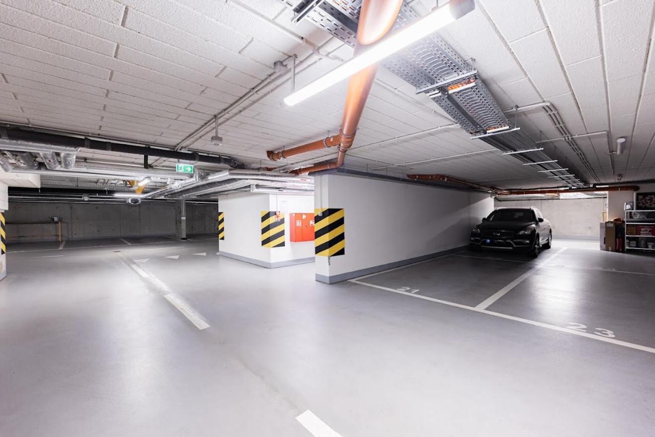 Fajny Apartament Z Parkingiem, Obok Metra. Varsovia Exterior foto