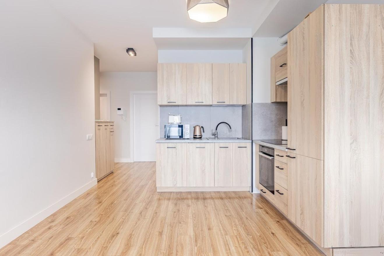 Fajny Apartament Z Parkingiem, Obok Metra. Varsovia Exterior foto